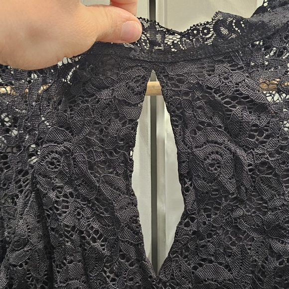 Bebe Lace Dress - Picture 3 of 9